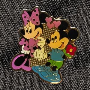 Vintage Disney Mickey & Minnie Enamel Pin 90s Y2K0